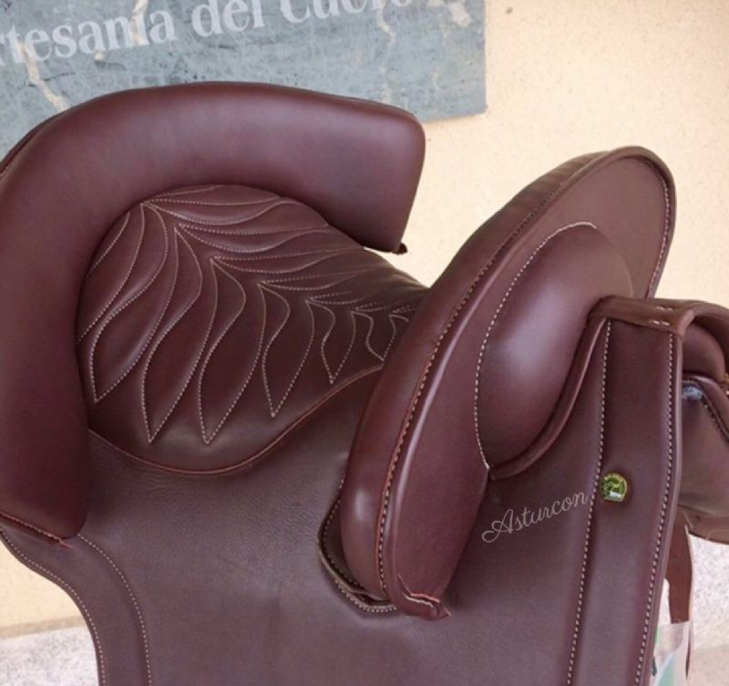 Spanish Royal Saddle